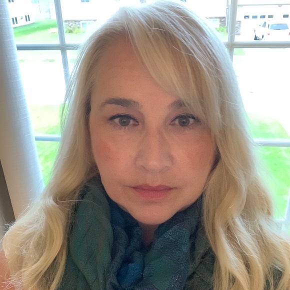 Meet your Posher, Linda - Picture 1 of 1